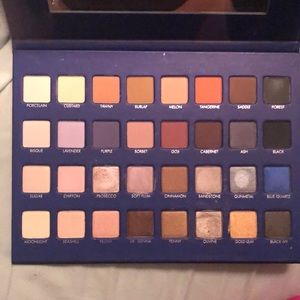 Gently Used Lorac Mega Pro 2